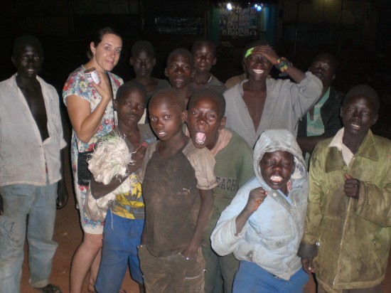 Evening street visits are a way to establish relationships with children living on the street and encourage them to change their lives